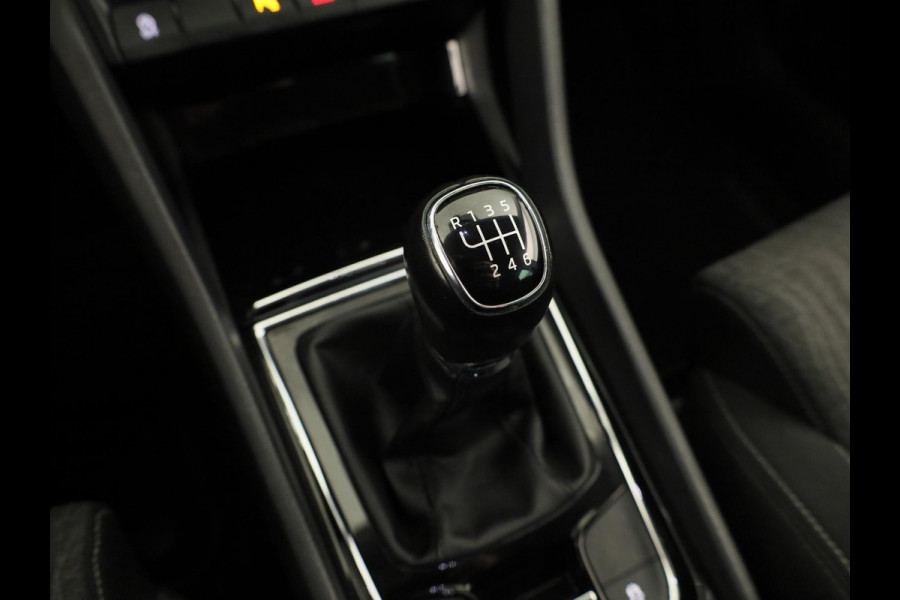 Škoda Karoq 1.0 TSI Business Edition 115 PK | Navigatie | Parkeercamera | Keyless entry |