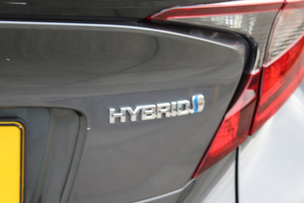 Toyota C-HR 1.8 Hybrid Business Plus RIJKLAAR PRIJS