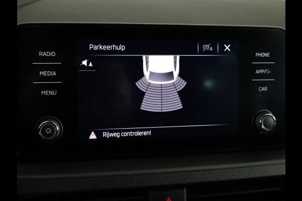 Škoda SCALA 1.0 TSI Ambition 110 PK | Navigatie via app | Parkeersensoren | LM Velgen |