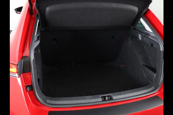 Škoda SCALA 1.0 TSI Ambition 110 PK | Navigatie via app | Parkeersensoren | LM Velgen |