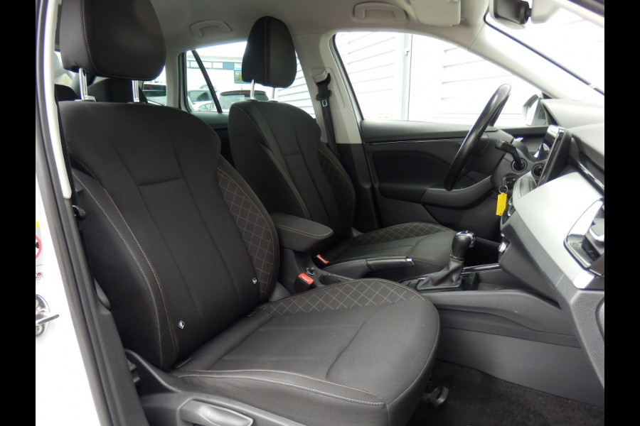 Škoda Kamiq TSI Business Ed. | Automaat | Navi | Apple carpl / Andr. Auto |