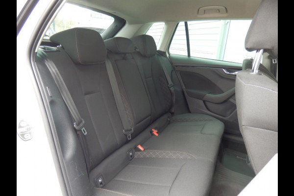 Škoda Kamiq TSI Business Ed. | Automaat | Navi | Apple carpl / Andr. Auto |