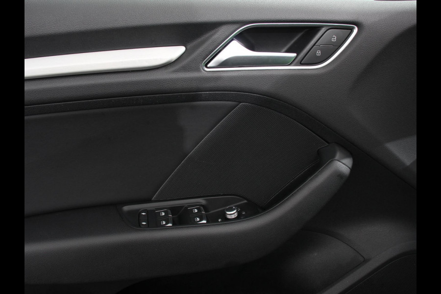 Audi A3 Sportback 1.5 TFSI CNG Automaat S-Line Navigatie Parkeersensoren achter Cruise Control Stoelverwarming 18"Lichtmetalen velgen Ledverlichting Climate Control