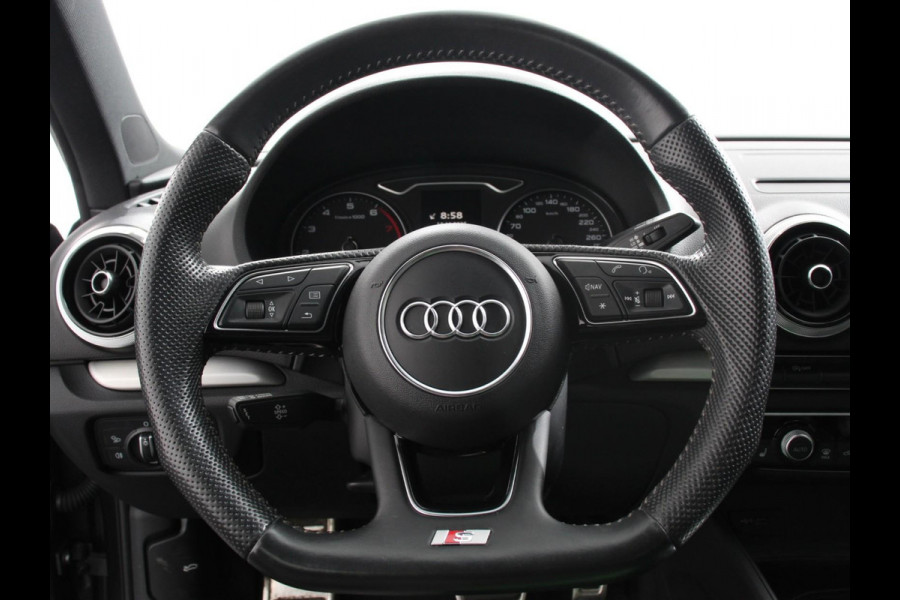 Audi A3 Sportback 1.5 TFSI CNG Automaat S-Line Navigatie Parkeersensoren achter Cruise Control Stoelverwarming 18"Lichtmetalen velgen Ledverlichting Climate Control