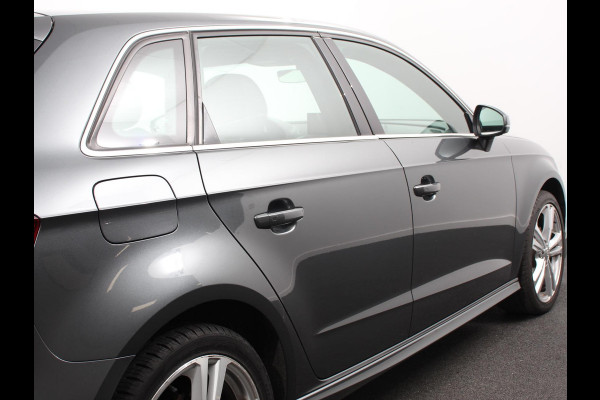 Audi A3 Sportback 1.5 TFSI CNG Automaat S-Line Navigatie Parkeersensoren achter Cruise Control Stoelverwarming 18"Lichtmetalen velgen Ledverlichting Climate Control