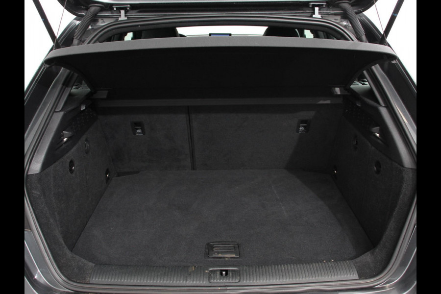 Audi A3 Sportback 1.5 TFSI CNG Automaat S-Line Navigatie Parkeersensoren achter Cruise Control Stoelverwarming 18"Lichtmetalen velgen Ledverlichting Climate Control