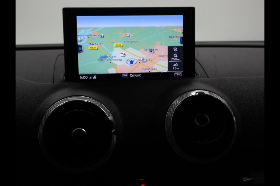 Audi A3 Sportback 1.5 TFSI CNG Automaat S-Line Navigatie Parkeersensoren achter Cruise Control Stoelverwarming 18"Lichtmetalen velgen Ledverlichting Climate Control