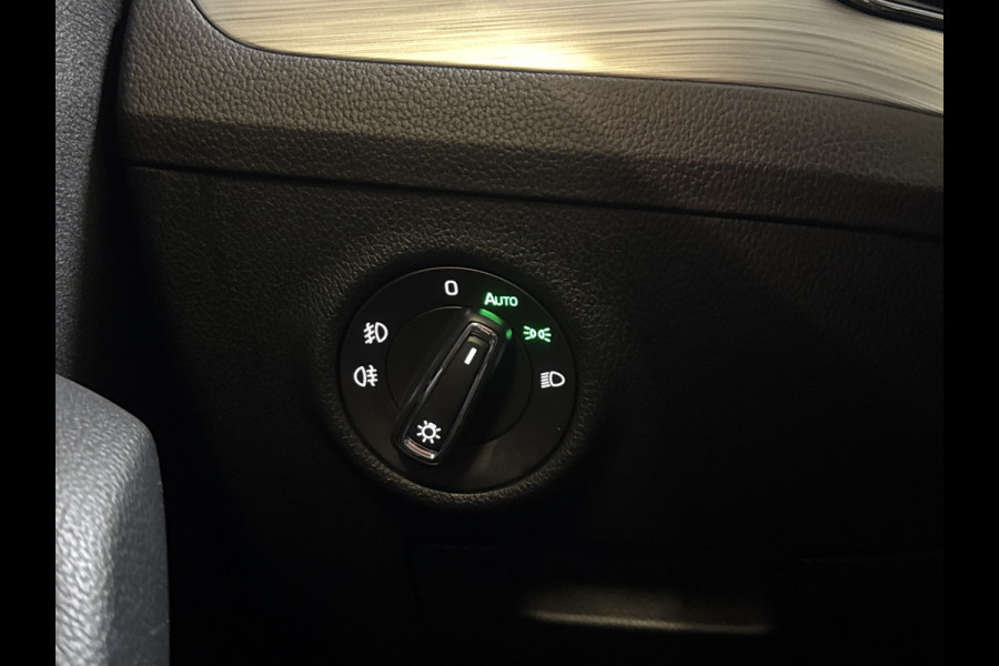 Škoda Superb Combi TSI iV 218PK HYBRID DSG BUSINESS TREKHAAK/NAVI/CANTON-AUDIO