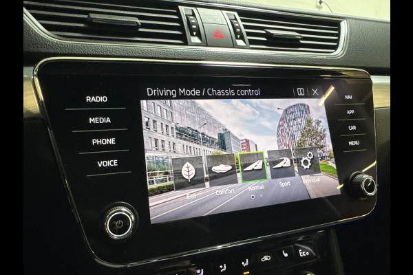 Škoda Superb Combi TSI iV 218PK HYBRID DSG BUSINESS TREKHAAK/NAVI/CANTON-AUDIO