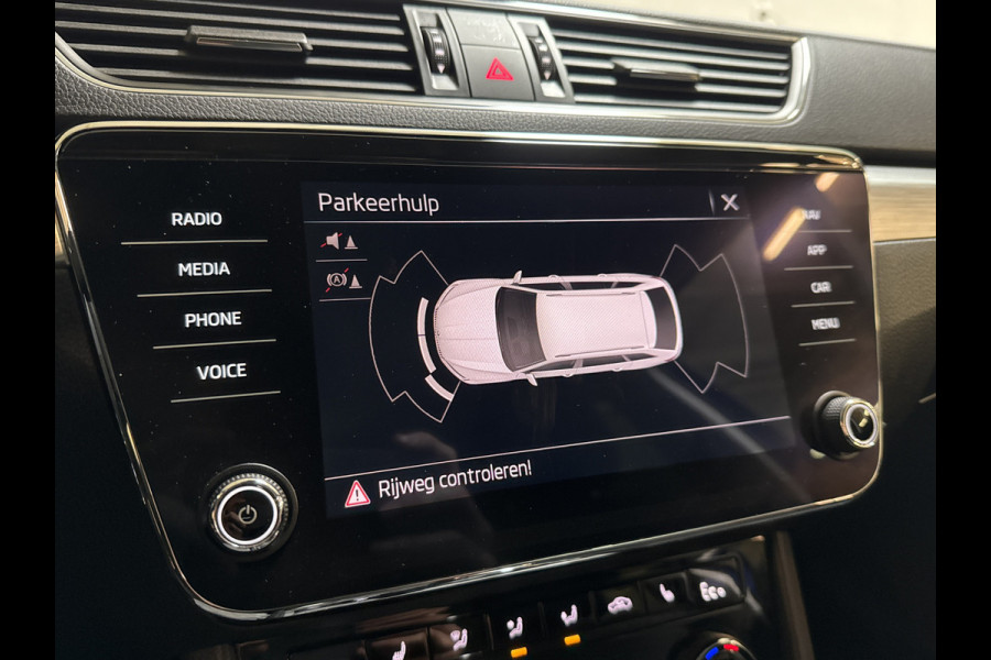 Škoda Superb Combi TSI iV 218PK HYBRID DSG BUSINESS TREKHAAK/NAVI/CANTON-AUDIO