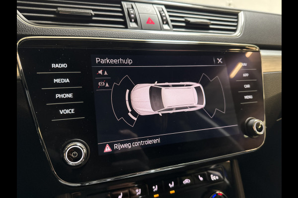 Škoda Superb Combi TSI iV 218PK HYBRID DSG BUSINESS TREKHAAK/NAVI/CANTON-AUDIO