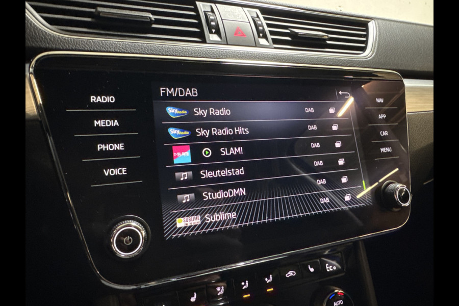 Škoda Superb Combi TSI iV 218PK HYBRID DSG BUSINESS TREKHAAK/NAVI/CANTON-AUDIO