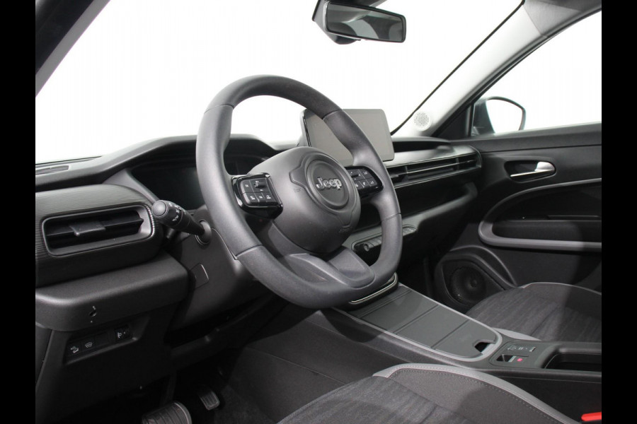 Jeep Avenger Longitude 54 kWh Automaat Navigatie Apple Carplay/Android Auto Parkeersensoren Cruise Control Stoelverwarming Full LED Virtual Cockpit Climate Control