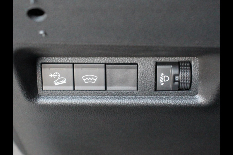 Jeep Avenger Longitude 54 kWh Automaat Navigatie Apple Carplay/Android Auto Parkeersensoren Cruise Control Stoelverwarming Full LED Virtual Cockpit Climate Control