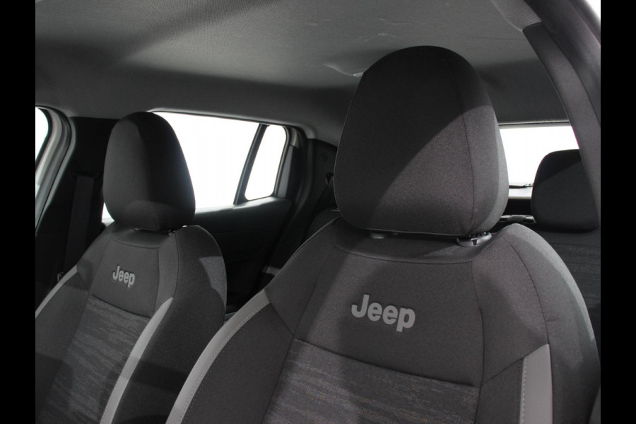 Jeep Avenger Longitude 54 kWh Automaat Navigatie Apple Carplay/Android Auto Parkeersensoren Cruise Control Stoelverwarming Full LED Virtual Cockpit Climate Control