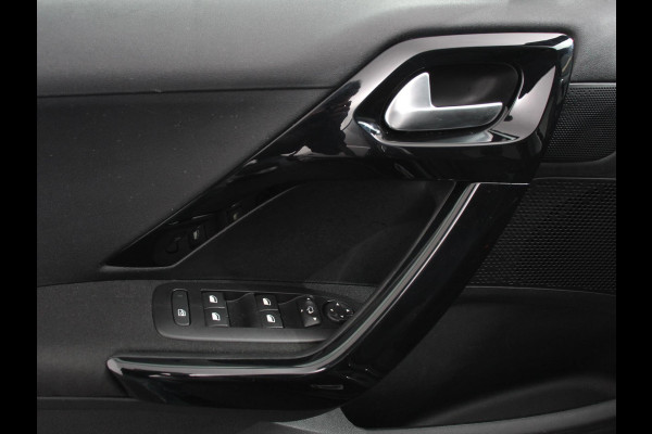 Peugeot 208 1.2 PureTech 110pk Automaat Allure Cruise control Parkeersensoren achter LED Navigatie Climate Control Extra Getint glas Lichtmetalen Velgen