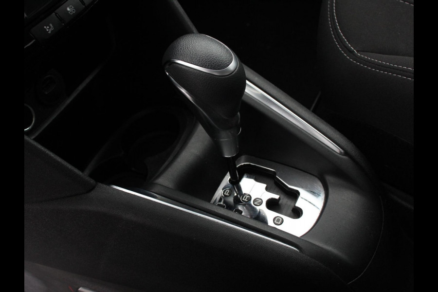 Peugeot 208 1.2 PureTech 110pk Automaat Allure Cruise control Parkeersensoren achter LED Navigatie Climate Control Extra Getint glas Lichtmetalen Velgen