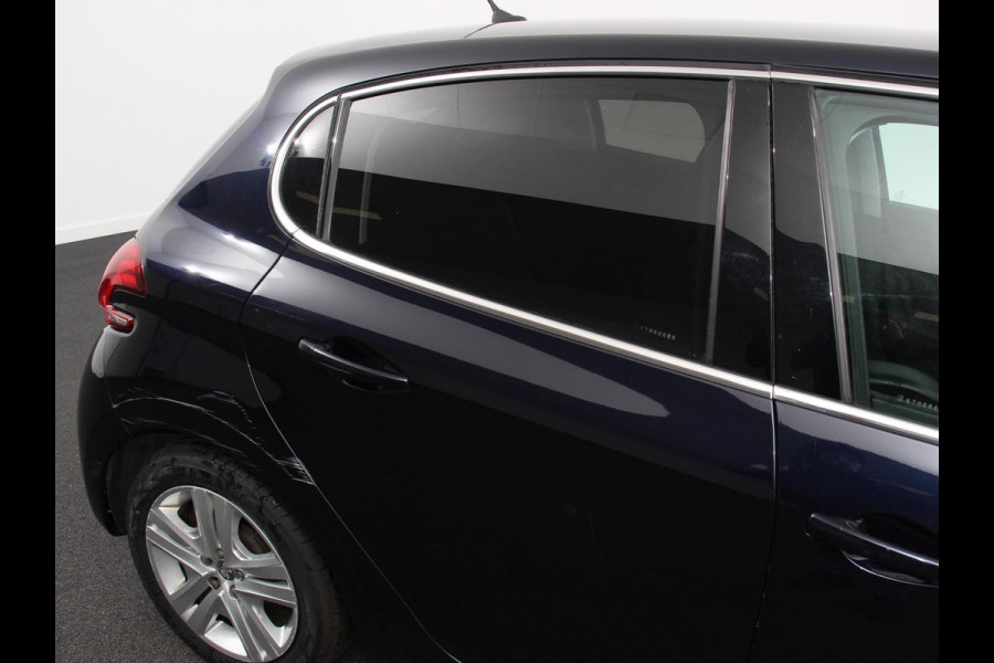 Peugeot 208 1.2 PureTech 110pk Automaat Allure Cruise control Parkeersensoren achter LED Navigatie Climate Control Extra Getint glas Lichtmetalen Velgen