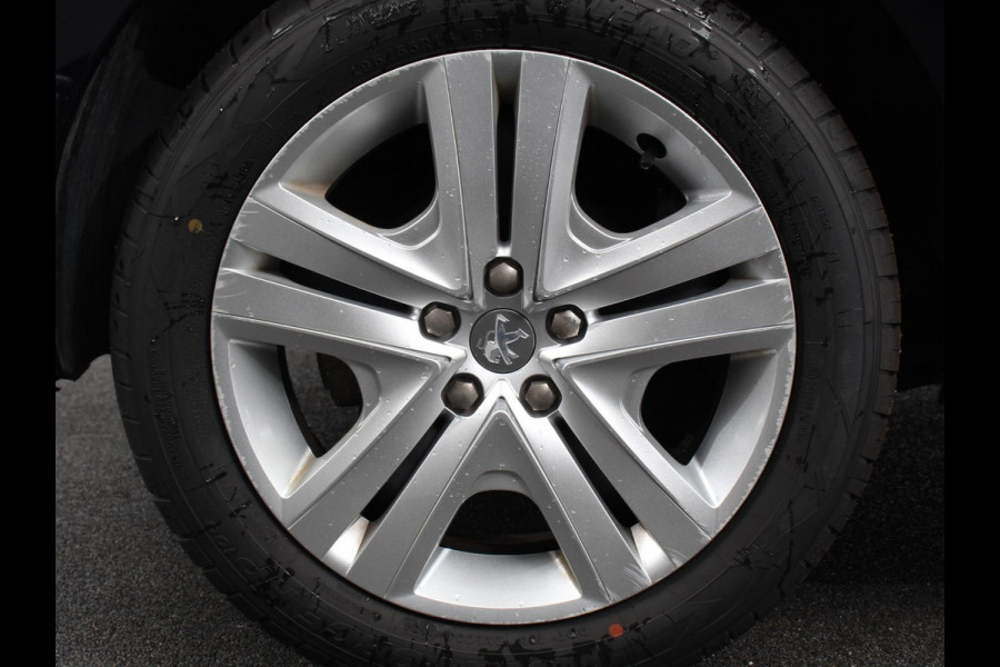 Peugeot 208 1.2 PureTech 110pk Automaat Allure Cruise control Parkeersensoren achter LED Navigatie Climate Control Extra Getint glas Lichtmetalen Velgen