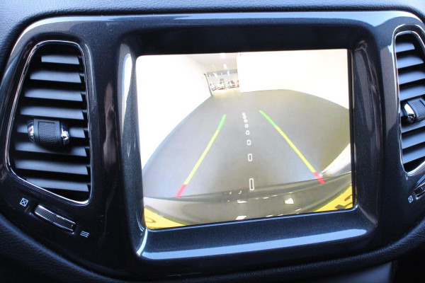 Jeep Compass 4xe 240 Plug-in Hybrid S Navigatie Apple Carplay/Android auto Climate Control Parkeersensoren Camera Elektrisch verstelbare bestuurderstoel Xenon koplampen Stoelverwarming Elektrische achterklep | Afneembare trekhaak