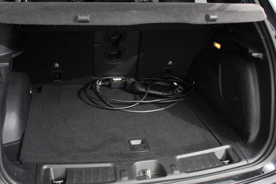 Jeep Compass 4xe 240 Plug-in Hybrid S Navigatie Apple Carplay/Android auto Climate Control Parkeersensoren Camera Elektrisch verstelbare bestuurderstoel Xenon koplampen Stoelverwarming Elektrische achterklep | Afneembare trekhaak