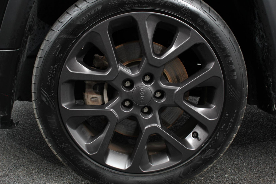 Jeep Compass 4xe 240 Plug-in Hybrid S Navigatie Apple Carplay/Android auto Climate Control Parkeersensoren Camera Elektrisch verstelbare bestuurderstoel Xenon koplampen Stoelverwarming Elektrische achterklep | Afneembare trekhaak