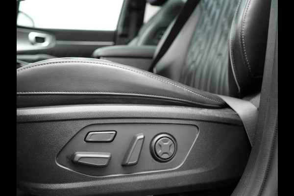 Kia Sorento 1.6 T-GDI 4WD ExecutiveLine PHEV 265pk Dealer O.H. | Trekhaak Afn. | Panodak | Adaptive Cruise | Head Up | Luxe Lederen Comfortstoelen Memory & Ventilatie | 360 Camera | Bose Sound | Stoelen & Stuur Verwarmd | Blis | Keyless | Plug In Hybrid