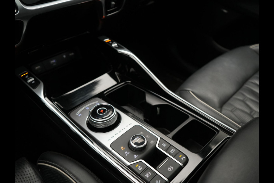 Kia Sorento 1.6 T-GDI 4WD ExecutiveLine PHEV 265pk Dealer O.H. | Trekhaak Afn. | Panodak | Adaptive Cruise | Head Up | Luxe Lederen Comfortstoelen Memory & Ventilatie | 360 Camera | Bose Sound | Stoelen & Stuur Verwarmd | Blis | Keyless | Plug In Hybrid