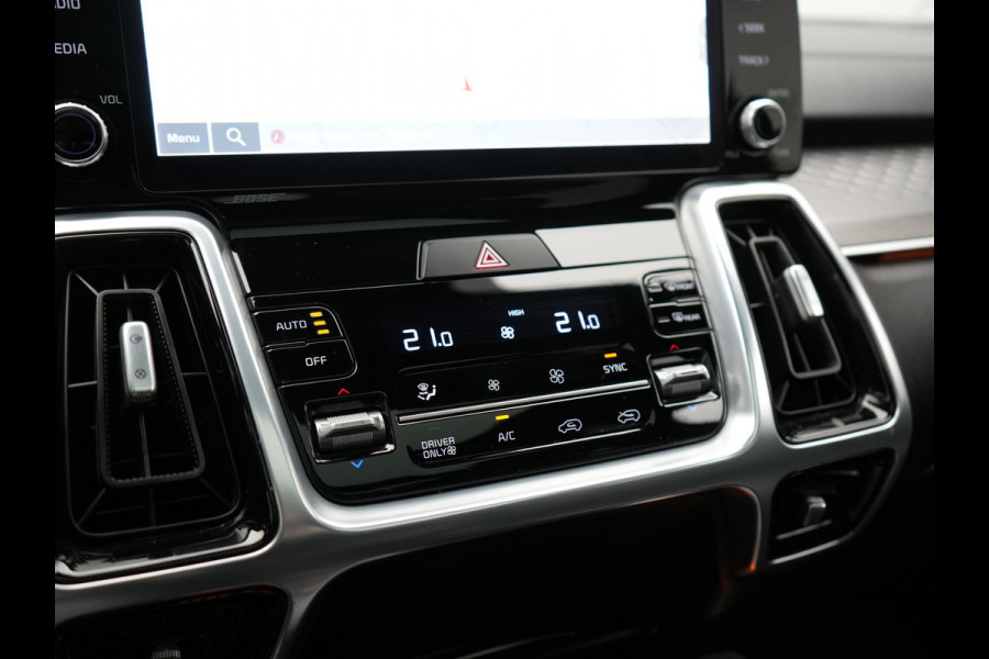 Kia Sorento 1.6 T-GDI 4WD ExecutiveLine PHEV 265pk Dealer O.H. | Trekhaak Afn. | Panodak | Adaptive Cruise | Head Up | Luxe Lederen Comfortstoelen Memory & Ventilatie | 360 Camera | Bose Sound | Stoelen & Stuur Verwarmd | Blis | Keyless | Plug In Hybrid
