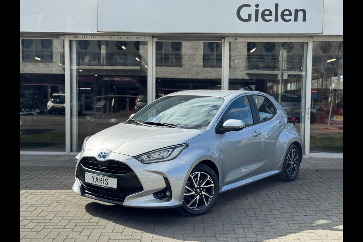Toyota Yaris 1.5 Hybrid Dynamic | Lichtmetalen velgen, LED, Keyless, Startknop, Licht + Regensensor, Apple CarPlay/Android Auto