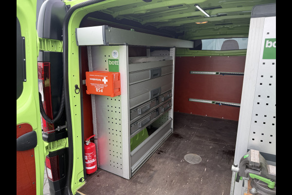 Renault Trafic 1.6 dCi / L1H1 / 1e EIG. / INRICHTING / TREKHAAK / AIRCO / CRUISE / LED / NAVI / 3-ZITS