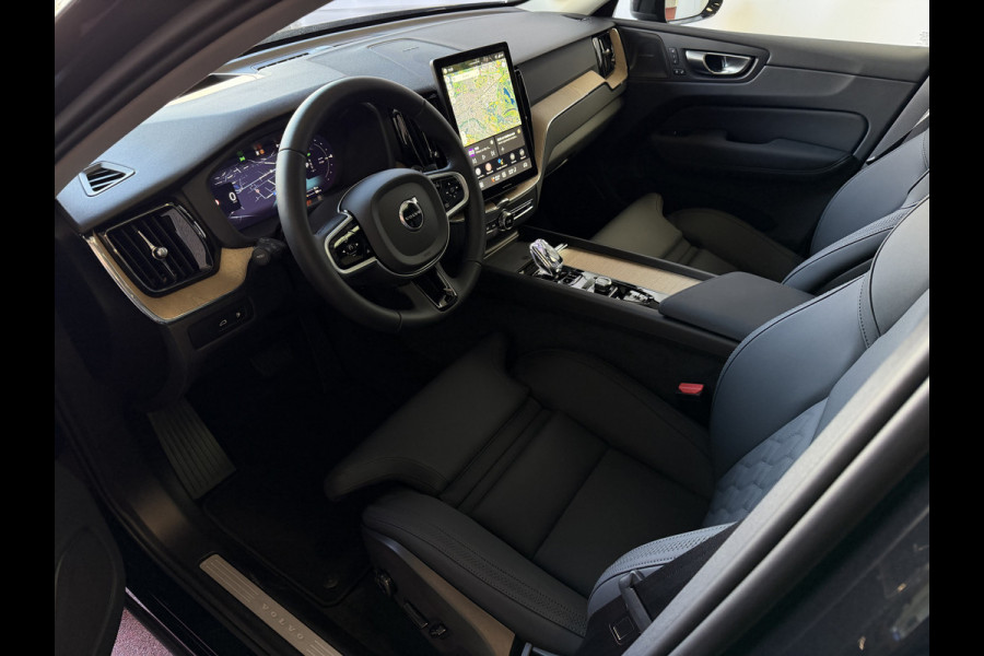 Volvo XC60 2.0 T6 AWD ULTRA DARK NIEUWE AUTO ELEK.TREKHAAK HARMAN KARDON HEADUP 360.CAM LEER SCHUIFDAK PHEV Plug in Hybrid ✅ Top Auto's Wijchen ,  Altijd een Ruim aanbod van Volvo's i  BUSINESS / CORE / BRIGHT / DARK / ULTRA DARK / PLUS DARK / BLACK EDITION  / ESSENTIAL / T6 / T8 ✅
