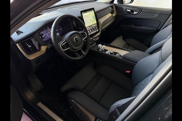 Volvo XC60 2.0 T6 AWD ULTRA DARK NIEUWE AUTO ELEK.TREKHAAK HARMAN KARDON HEADUP 360.CAM LEER SCHUIFDAK PHEV Plug in Hybrid ✅ Top Auto's Wijchen ,  Altijd een Ruim aanbod van Volvo's i  BUSINESS / CORE / BRIGHT / DARK / ULTRA DARK / PLUS DARK / BLACK EDITION  / ESSENTIAL / T6 / T8 ✅