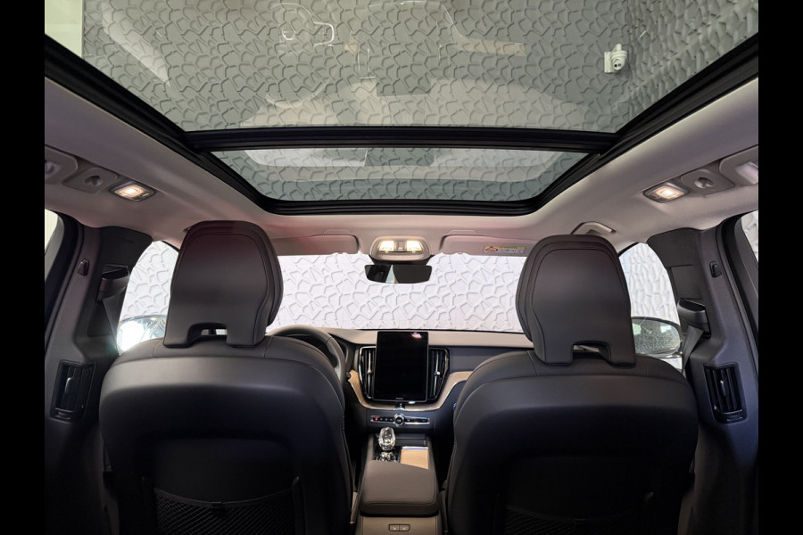 Volvo XC60 2.0 T6 AWD ULTRA DARK NIEUWE AUTO ELEK.TREKHAAK HARMAN KARDON HEADUP 360.CAM LEER SCHUIFDAK PHEV Plug in Hybrid ✅ Top Auto's Wijchen ,  Altijd een Ruim aanbod van Volvo's i  BUSINESS / CORE / BRIGHT / DARK / ULTRA DARK / PLUS DARK / BLACK EDITION  / ESSENTIAL / T6 / T8 ✅
