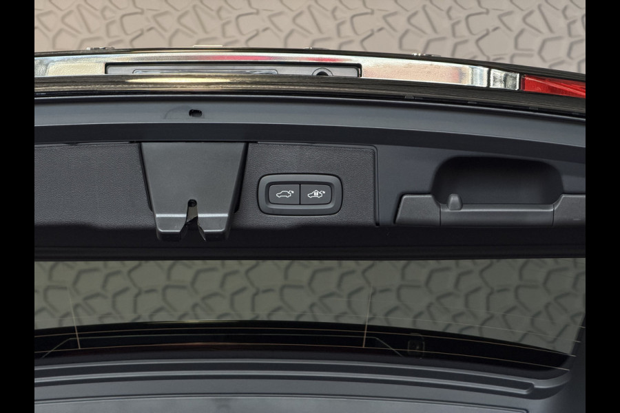 Volvo XC60 2.0 T6 AWD ULTRA DARK NIEUWE AUTO ELEK.TREKHAAK HARMAN KARDON HEADUP 360.CAM LEER SCHUIFDAK PHEV Plug in Hybrid ✅ Top Auto's Wijchen ,  Altijd een Ruim aanbod van Volvo's i  BUSINESS / CORE / BRIGHT / DARK / ULTRA DARK / PLUS DARK / BLACK EDITION  / ESSENTIAL / T6 / T8 ✅