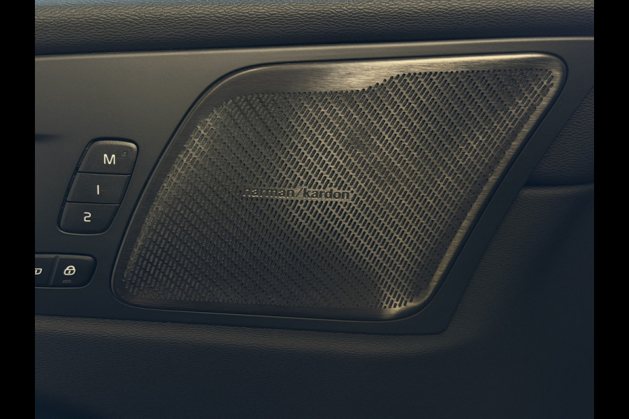 Volvo XC60 2.0 T6 AWD ULTRA DARK NIEUWE AUTO ELEK.TREKHAAK HARMAN KARDON HEADUP 360.CAM LEER SCHUIFDAK PHEV Plug in Hybrid ✅ Top Auto's Wijchen ,  Altijd een Ruim aanbod van Volvo's i  BUSINESS / CORE / BRIGHT / DARK / ULTRA DARK / PLUS DARK / BLACK EDITION  / ESSENTIAL / T6 / T8 ✅