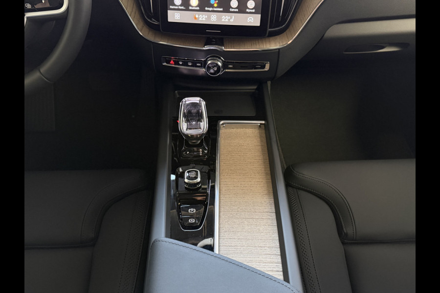 Volvo XC60 2.0 T6 AWD ULTRA DARK NIEUWE AUTO ELEK.TREKHAAK HARMAN KARDON HEADUP 360.CAM LEER SCHUIFDAK PHEV Plug in Hybrid ✅ Top Auto's Wijchen ,  Altijd een Ruim aanbod van Volvo's i  BUSINESS / CORE / BRIGHT / DARK / ULTRA DARK / PLUS DARK / BLACK EDITION  / ESSENTIAL / T6 / T8 ✅