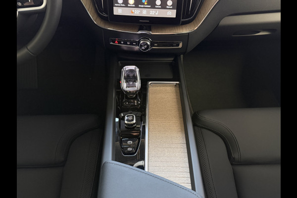 Volvo XC60 2.0 T6 AWD ULTRA DARK NIEUWE AUTO ELEK.TREKHAAK HARMAN KARDON HEADUP 360.CAM LEER SCHUIFDAK PHEV Plug in Hybrid ✅ Top Auto's Wijchen ,  Altijd een Ruim aanbod van Volvo's i  BUSINESS / CORE / BRIGHT / DARK / ULTRA DARK / PLUS DARK / BLACK EDITION  / ESSENTIAL / T6 / T8 ✅