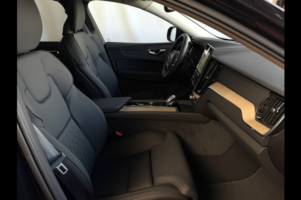 Volvo XC60 2.0 T6 AWD ULTRA DARK NIEUWE AUTO ELEK.TREKHAAK HARMAN KARDON HEADUP 360.CAM LEER SCHUIFDAK PHEV Plug in Hybrid ✅ Top Auto's Wijchen ,  Altijd een Ruim aanbod van Volvo's i  BUSINESS / CORE / BRIGHT / DARK / ULTRA DARK / PLUS DARK / BLACK EDITION  / ESSENTIAL / T6 / T8 ✅