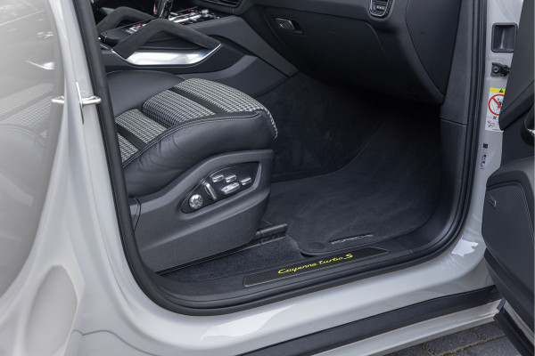 Porsche Cayenne Coupé 4.0 Turbo S E-Hybrid Keramisch PPF Innodrive Lightweight Pack