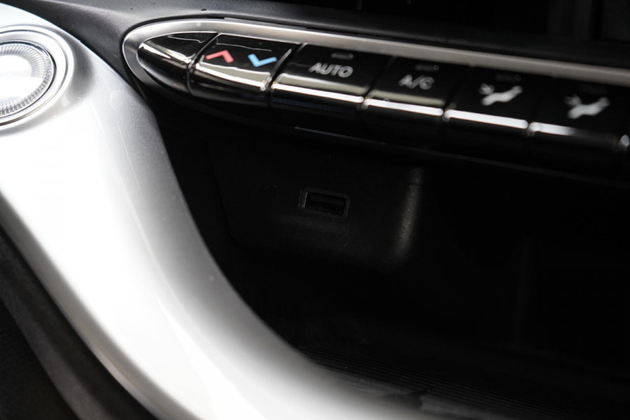 Fiat 500 Icon 42 kWh | Navigatie | Cruise control | Climate control | Lm velgen