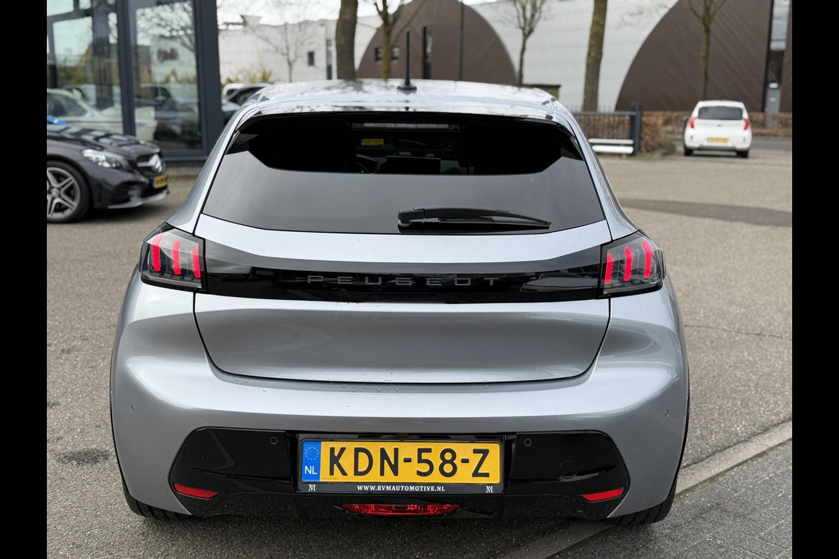 Peugeot e-208 EV GT Pack 50 kWh VAN € 17.900,- VOOR € 16.440,- UW LENTEVOORDEEL € 1.460,-! | SOH 91% | 3- FASE LADER | STOELVERWARMING  | CAMERA | PANOROMA DAK |  RIJKLAAR 12 MND BOVAG GARANTIE |