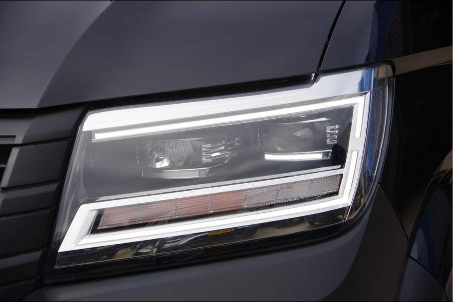 Volkswagen Crafter 35 2.0 TDI L3H3 140PK AUT. LED, TREKHAAK, BETIMMERING, STOELVERWARMING, GEVEERDE ERGO COMFORT STOEL, CAMERA, NAVI, CRUISE, AIRCO