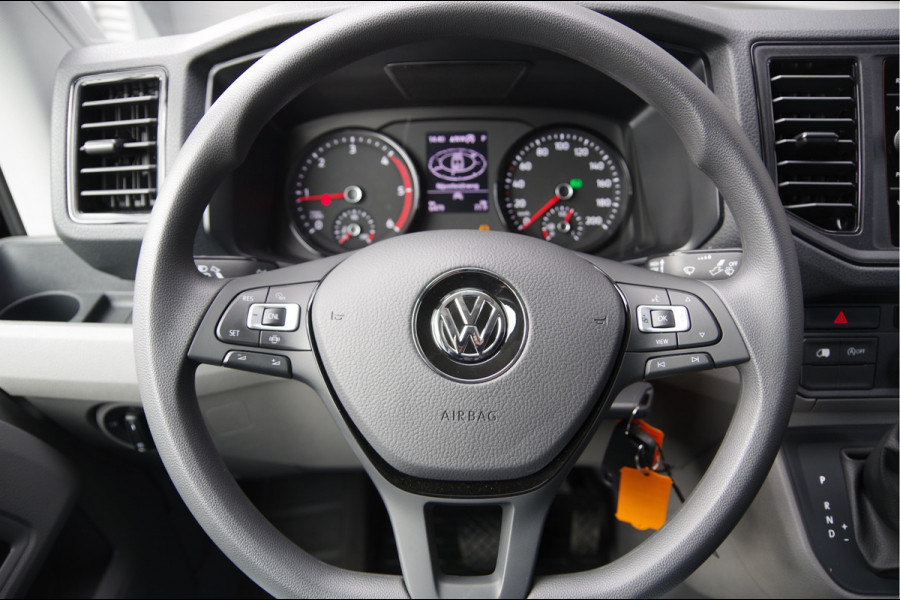 Volkswagen Crafter 35 2.0 TDI L3H3 140PK AUT. LED, TREKHAAK, BETIMMERING, STOELVERWARMING, GEVEERDE ERGO COMFORT STOEL, CAMERA, NAVI, CRUISE, AIRCO