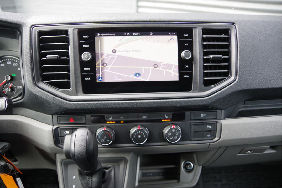 Volkswagen Crafter 35 2.0 TDI L3H3 140PK AUT. LED, TREKHAAK, BETIMMERING, STOELVERWARMING, GEVEERDE ERGO COMFORT STOEL, CAMERA, NAVI, CRUISE, AIRCO