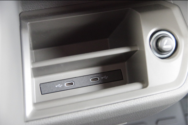 Volkswagen Crafter 35 2.0 TDI L3H3 140PK AUT. LED, TREKHAAK, BETIMMERING, STOELVERWARMING, GEVEERDE ERGO COMFORT STOEL, CAMERA, NAVI, CRUISE, AIRCO