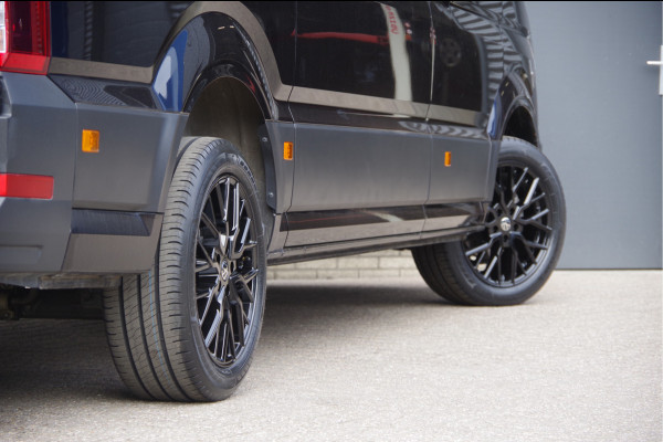 Volkswagen Crafter 35 2.0 TDI L3H3 140PK AUT. LED, TREKHAAK, BETIMMERING, STOELVERWARMING, GEVEERDE ERGO COMFORT STOEL, CAMERA, NAVI, CRUISE, AIRCO