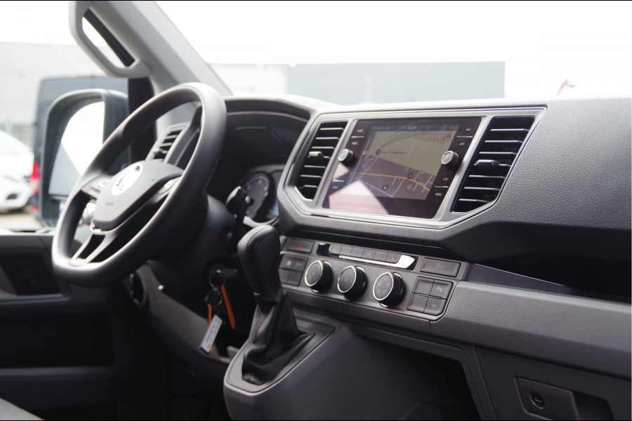 Volkswagen Crafter 35 2.0 TDI L3H3 140PK AUT. LED, TREKHAAK, BETIMMERING, STOELVERWARMING, GEVEERDE ERGO COMFORT STOEL, CAMERA, NAVI, CRUISE, AIRCO