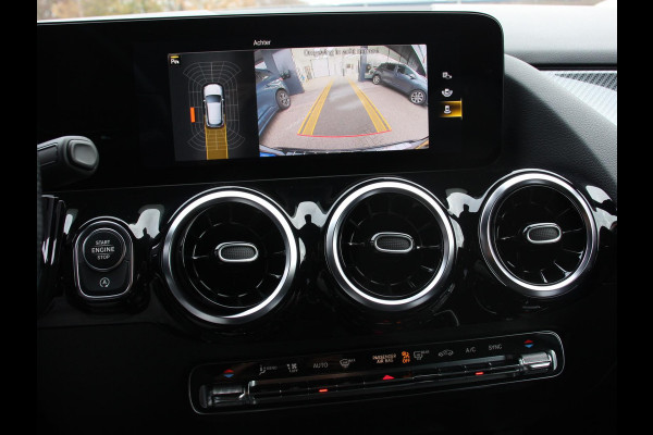 Mercedes-Benz GLA 200 AMG Line Automaat Nieuw model ! | Navigatie | Climate Control | Camera | Electrisch bedienbare achterklep | Dab | Led