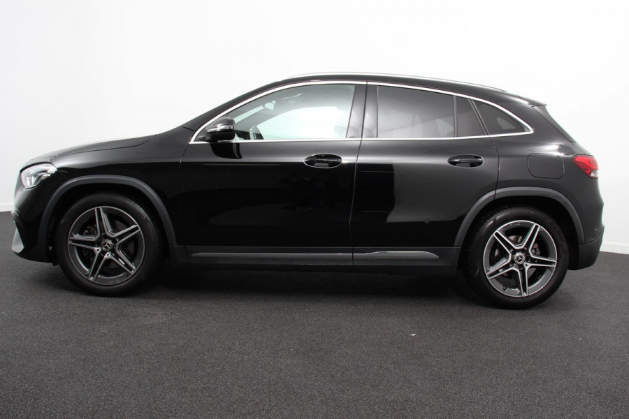 Mercedes-Benz GLA 200 AMG Line Automaat Nieuw model ! | Navigatie | Climate Control | Camera | Electrisch bedienbare achterklep | Dab | Led
